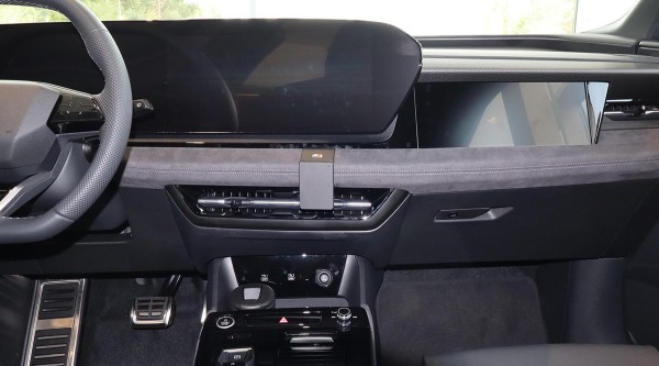 Brodit ProClip - Audi Q6 - Bj. 25 - Center Mount - 856114