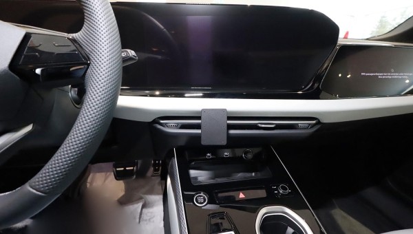 Brodit ProClip - Audi A6 - Bj. 25-26 - Center Mount - 856260