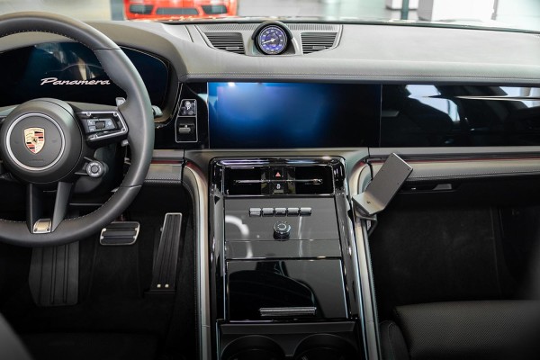 Brodit ProClip - Porsche Panamera - Bj. 25 - Console Mount - 836138